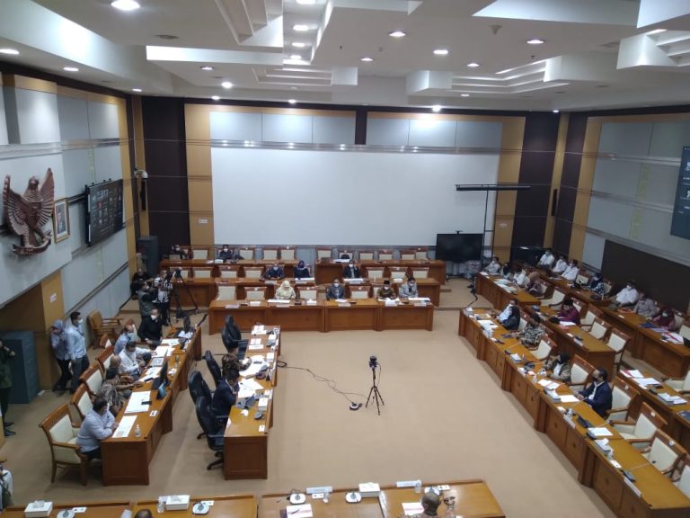 Risma Minta Tambahan Anggaran Rp 11 Triliun 4 Program Kemensos