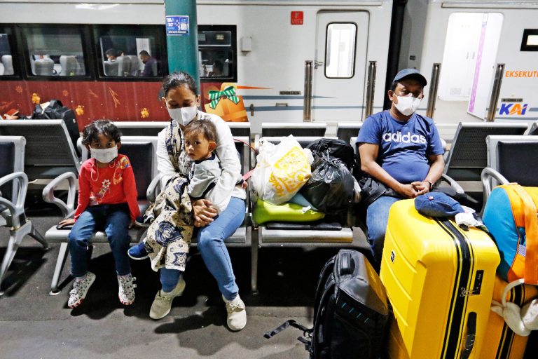 Perhatikan Kembali Ketentuan Naik KA Bagi Penumpang Anak Usia 6-18 Tahun Sesuai SE 39 Kemenhub