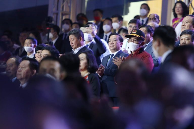 Menko PMK Hadiri Pembukaan SEA Games 2021