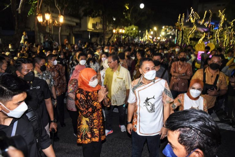 Gubernur Khofifah, Walikota dan Kapolrestabes Surabaya Berangkatkan Parade Budaya Surabaya Vaganza 2022