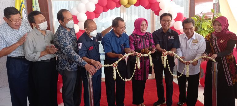 Pertama Kali di Jatim Fikes Unitomo Miliki Program Studi TBD