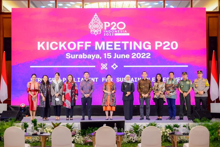 Puan Buka Kickoff Meeting P20, Gubernur Khofifah : Momentum Dorong Percepatan Jatim Bangkit