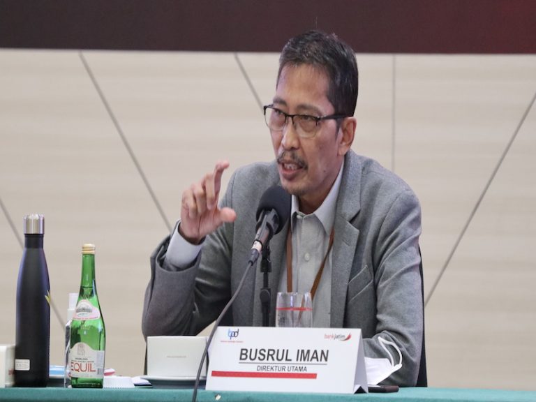 Dirut Bank Jatim Busrul Iman Raih Indonesia Financial Top Leader Award