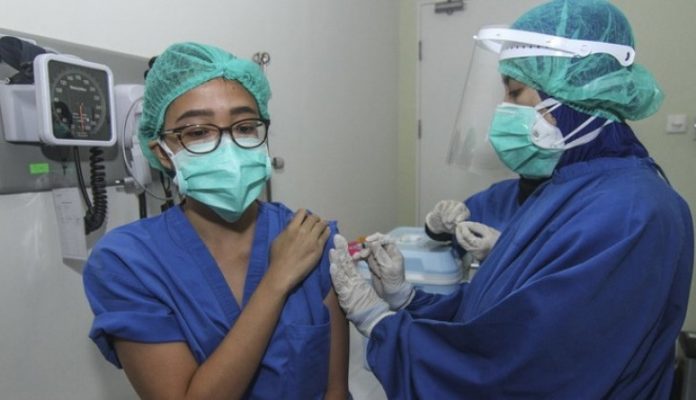 Vaksinasi Booster Kedua untuk Tenaga Kesehatan Mulai Dilakukan Jumat Besok