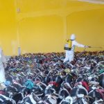 Tim BPBD Jatim melakukan penyemprotan disinfeksi pada barang bawaan Jemaah haji.