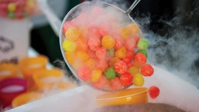 Kemenkes Ingatkan Masyarakat Soal Bahaya Jajanan Ice Smoke