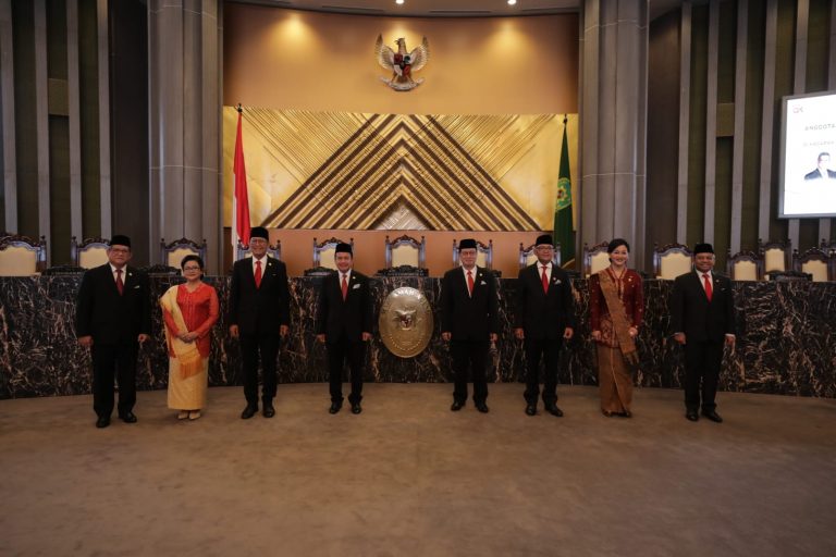 Dewan Komisioner OJK Masa Jabatan 2022 – 2027 Resmi Dilantik