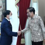 Presiden Jokowi terima kunjungan Menlu Vietnam, Bui Thanh Son, dan delegasi di Istana Merdeka, Jakarta (20/07/22) (Foto: Kris – Biro Pers Sekretariat Presiden)