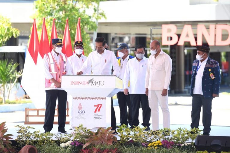 Presiden Jokowi Resmikan Perluasan Bandar Udara Komodo Labuan Bajo