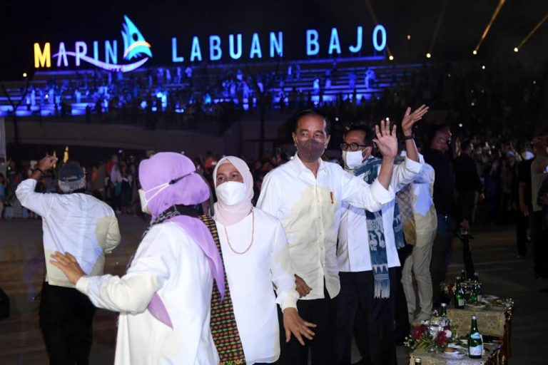 Presiden Jokowi Resmikan Penataan Kawasan Marina Labuan Bajo