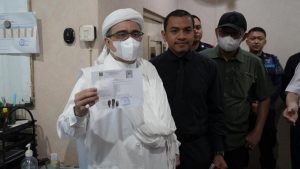 Habib Rizieq Bebas