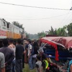 Kecelakaan Odong-odong Tertabrak Kereta Api, 9 Orang Penumpang Tewas.