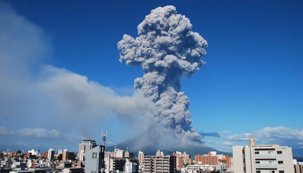 WNI Dihimbau Waspada Letusan Susulan Gunung Sakurajima di Jepang