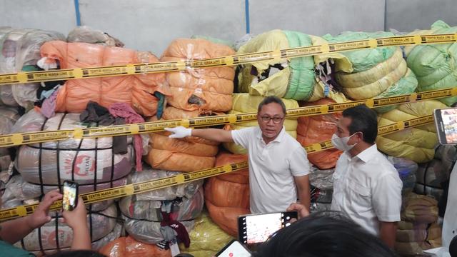 Kemendag Musnahkan Pakaian Bekas Impor Ilegal Senilai Rp 9 Miliar