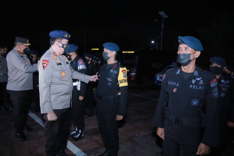 Ratusan Personel Brimob Polda Riau Dikirim ke Papua