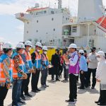 Presiden Joko Widodo saat berada di Terminal Kijing Pelabuhan Pontianak di Kabupaten Mempawah, Provinsi Kalimantan Barat (09/08/22) (Foto: Kris – Biro Pers Sekretariat Presiden)