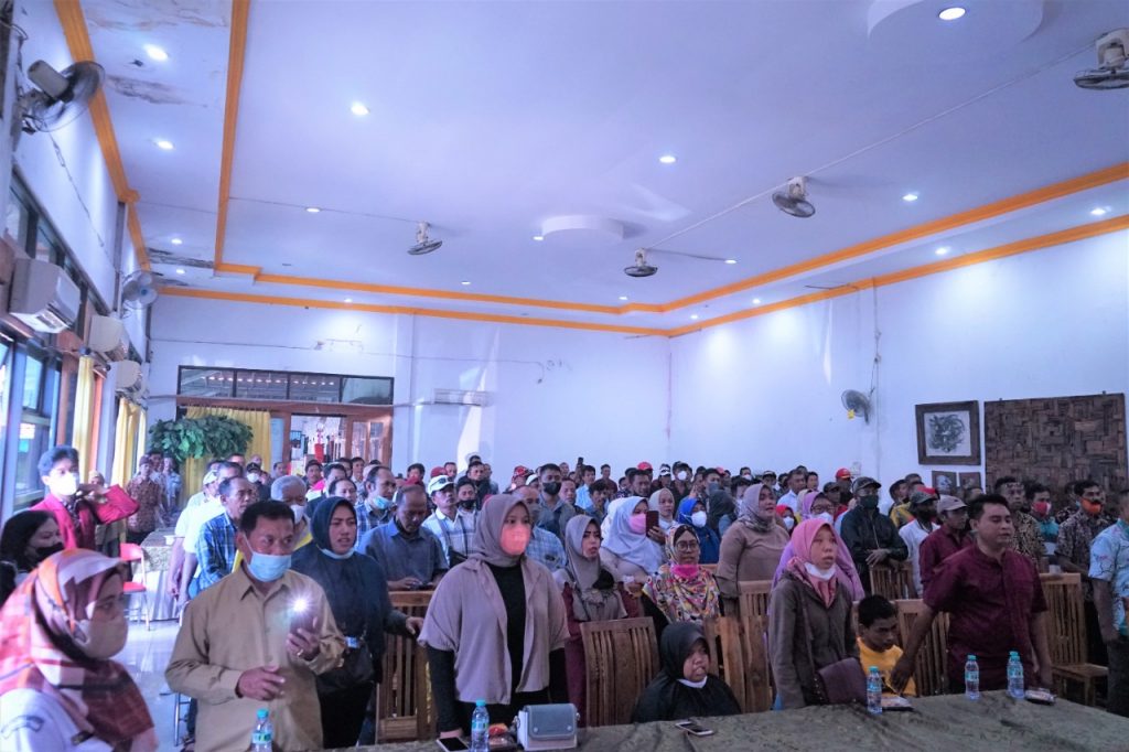 Keterlibatan dapat dilakukan masyarakat dengan membantu KPU menjadi agen sosialisasi kepemiluan.