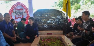 Peringati HUT RI, Nasdem Jatim Ziarah ke Makam Soekarno di Blitar