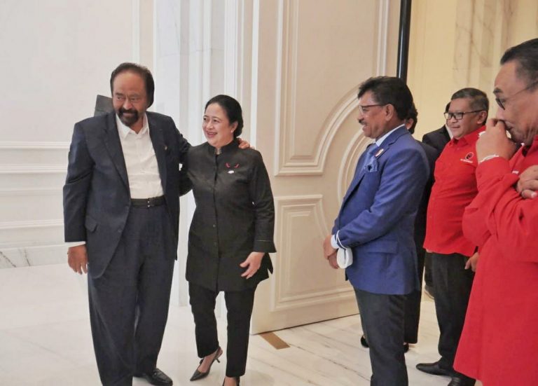 “Selamat Pagi” Puan Menyapa Hangat Surya Paloh