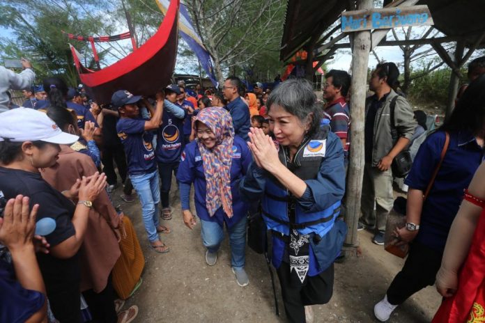 DPW NasDem Jawa Timur Tanam Ribuan Pohon Mangrove di Banyuwangi