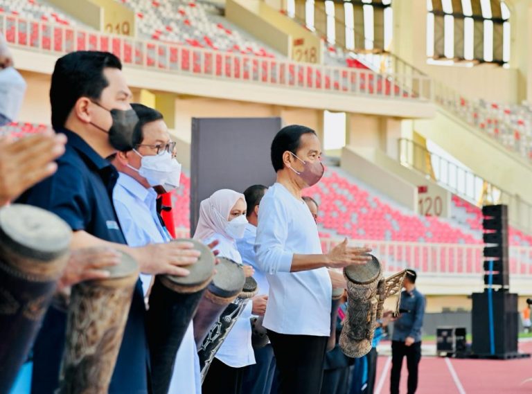 Presiden Jokowi saat berada di Stadion Lukas Enembe, Kabupaten Jayapura (31/08/22) (Foto: Laily Rachev – Biro Pers Sekretariat Presiden)