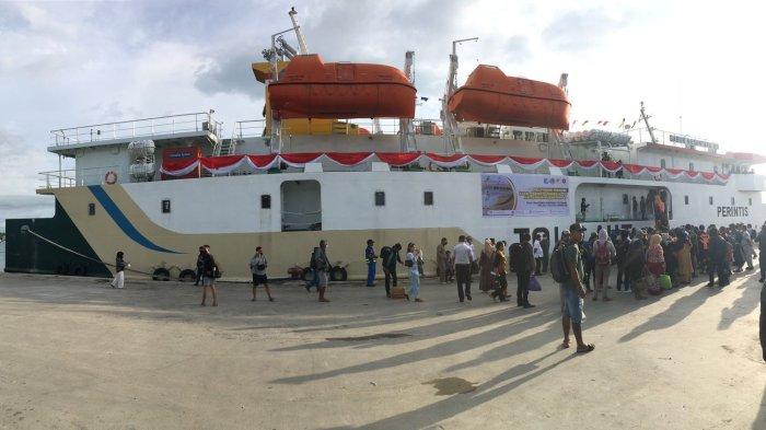 Kapal Perintis KM Sabuk Nusantara 89