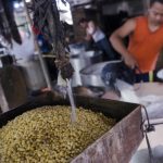 ilustrasi perajin tahu dan tempe