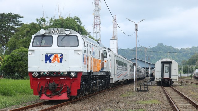 ilustrasi kereta api