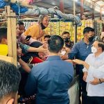 Presiden Jokowi Sapa Warga Baubau di Pasar Wameo.