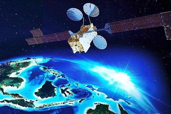 Satelit Terbesar di Asia