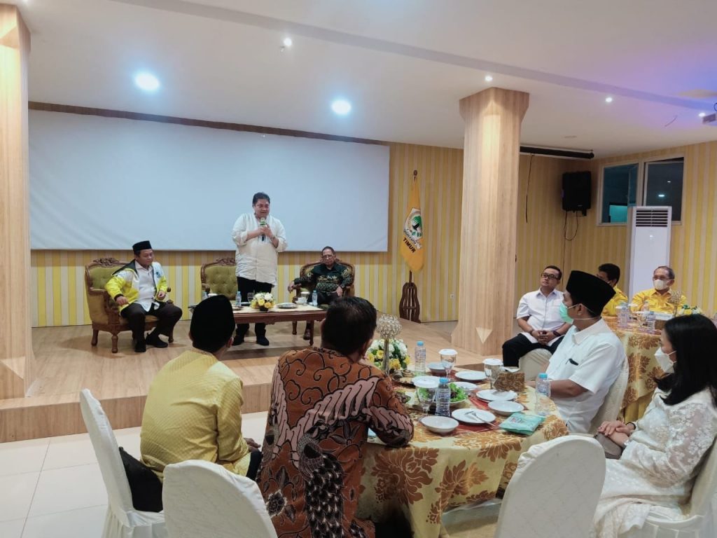 Ketua Umum DPP Partai Golkar Airlangga Hartarto saat berada di kantor Golkar Jalan A. Yani Surabaya (14/09/22)