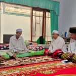 Ketua PKS Jatim Sowan KH Abdul Jalal yang Sedang Sakit, Minta Anggota Teladani Semangat Perjuangan