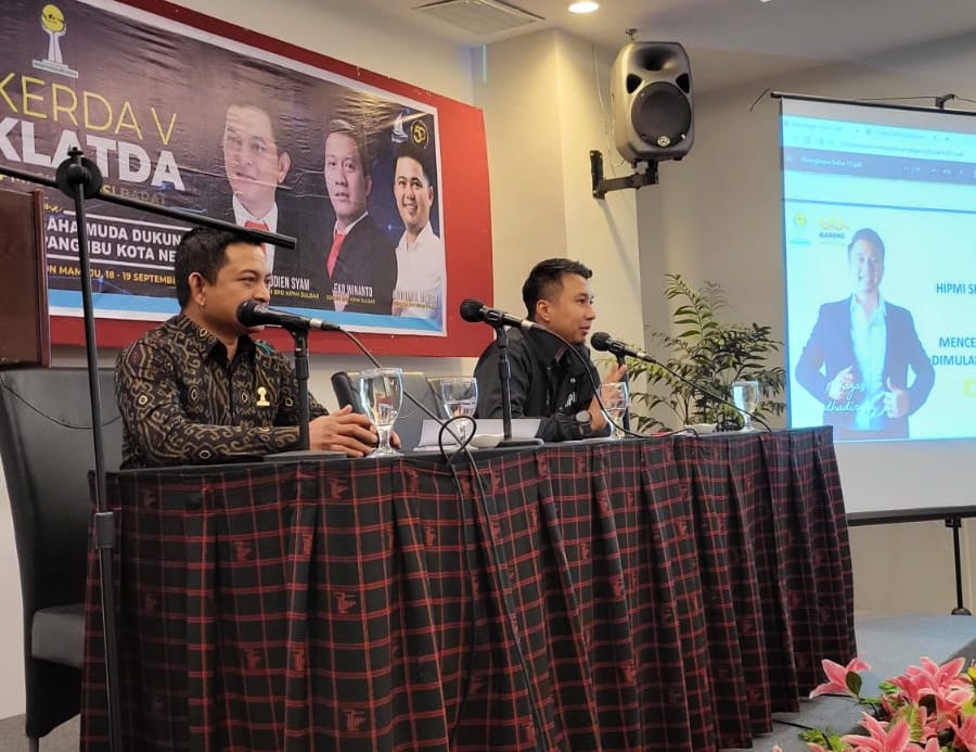 Bagas Adhadirgha saat menjadi pembicara bersama Sabaruddin Syam Ketua Umum BPD HIPMI Sulbar dalam Forum Bisnis Daerah (Forbisda) BPD HIPMI Sulbar, Kabupaten Mamuju Minggu (18/9/2022)