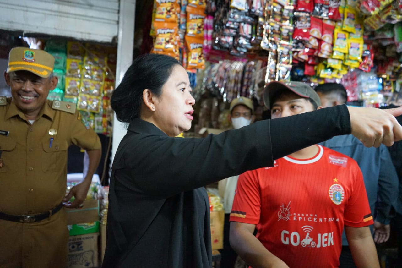Ketua DPR RI Puan Maharani kunjungi Pasar Pondok Gede, Kota Bekasi, Jawa Barat (21/09/22)