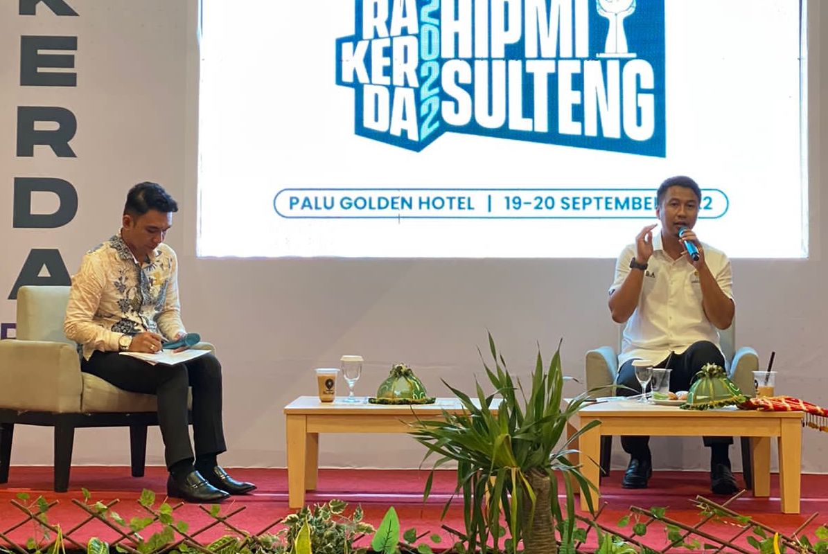 Bagas Adhadirgha saat jadi pemateri Forum Bisnis Daerah (Forbisda) dan Rapat Kerja Daerah (Rakerda) BPD HIPMI (Himpunan Pengusaha Muda Indonesia) Sulawesi Tengah, di Kota Palu (20/09/22)