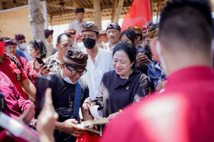 Ketua DPR RI Puan Maharani di Pantai Pandawa, Badung, Bali (28/09/22)