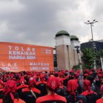 Demo Tolak Kenaikan Harga BBM, Massa Buruh Mulai Padati Gedung DPR