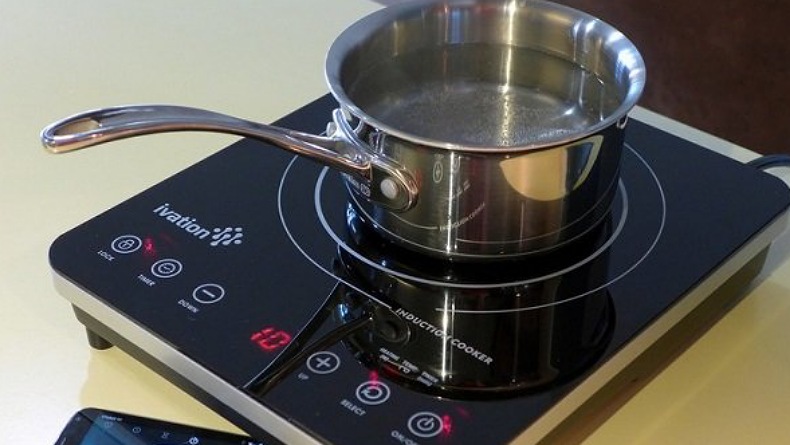 ilustrasi kompor listrik