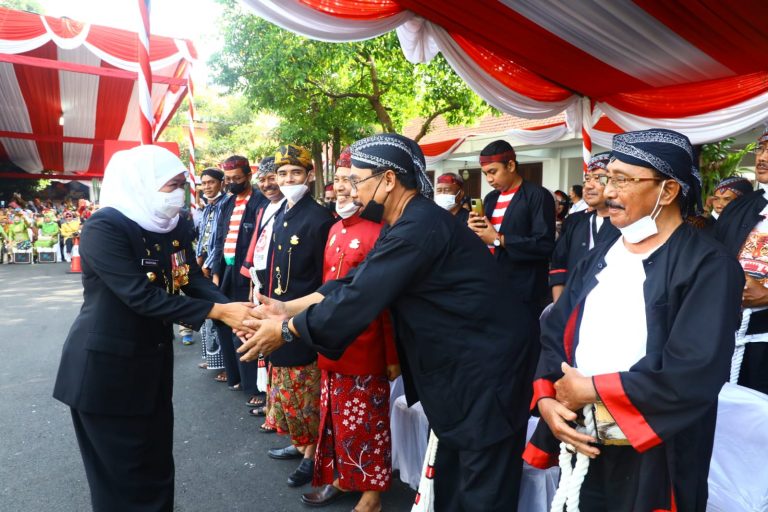 Undang Tokoh Adat Suku-suku di Jatim, Gubernur Khofifah : Konsolidasi Budaya Kawal Kebangkitan Jatim