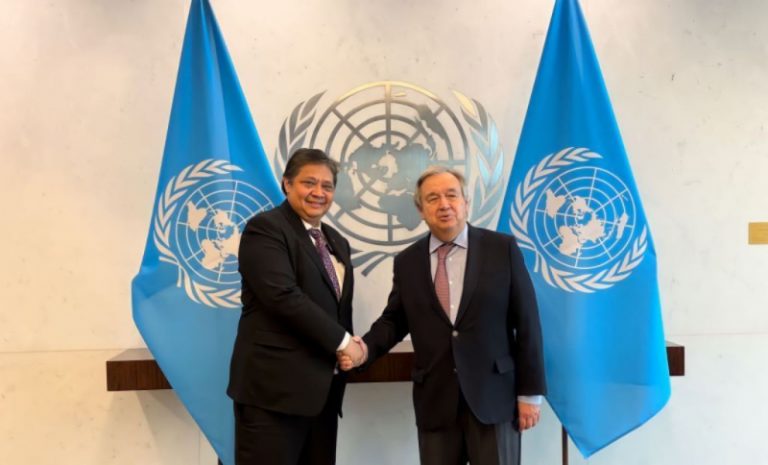 Menteri Koordinator Bidang Perekonomian Airlangga Hartarto menggelar pertemuan bilateral dengan Sekretaris Jenderal PBB Antonio Guterres, di Markas Besar PBB, New York (26/10/22)