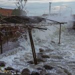 ilustrasi gelombang tinggi