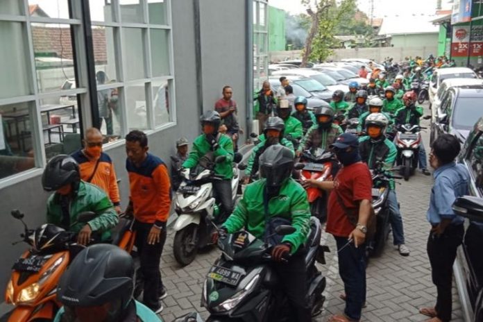 pengemudi ojek online