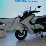 ilustrasi sepeda motor listrik