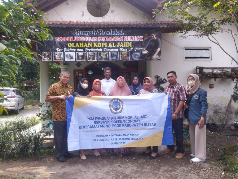 Tim PKM Unitomo Beri Pendampingan Cara Mengelola Kopi Rempah