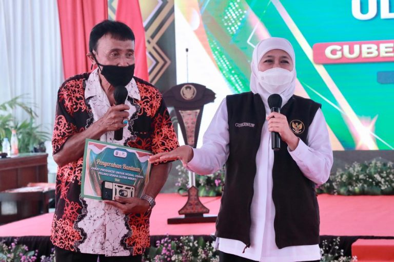 Suharto Tukang Becak Peraih Medali Emas SEA Games Kini Diangkat Gubernur Khofifah Jadi Pegawai Bapenda