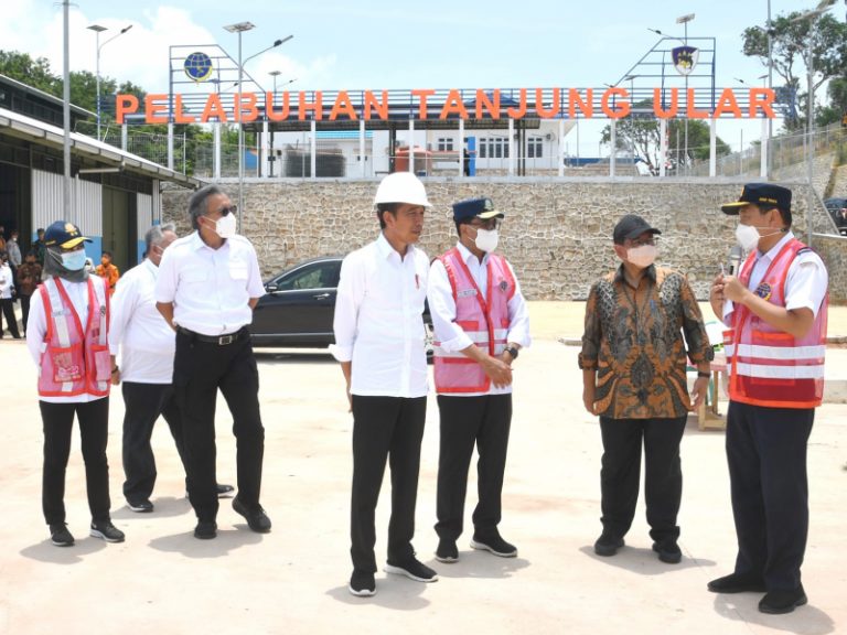 Presiden Jokowi Tinjau Pelabuhan Tanjung Ular, Berharap Dongkrak Daya Saing Daerah