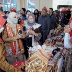 Direktur Jenderal IKMA Kemenperin Reni Yanita saat mendatangi sentra IKM