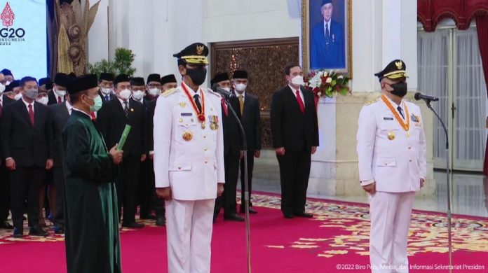 Presiden Jokowi lantik Gubernur dan Wakil Gubernur DIY periode 2022-2027 yaitu Sri Sultan Hamengku Buwono X dan KGPAA Paku Alam X.
