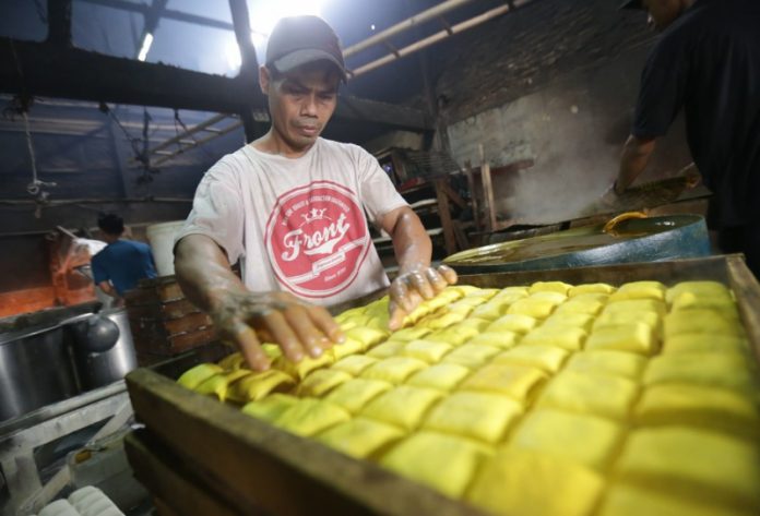 ilustrasi pengrajin tahu tempe