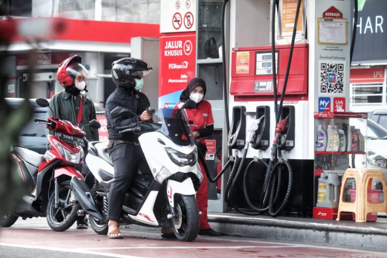 Mulai 1 Oktober 2022, Pertamax Turun Harga jadi Rp13.900 per Liter